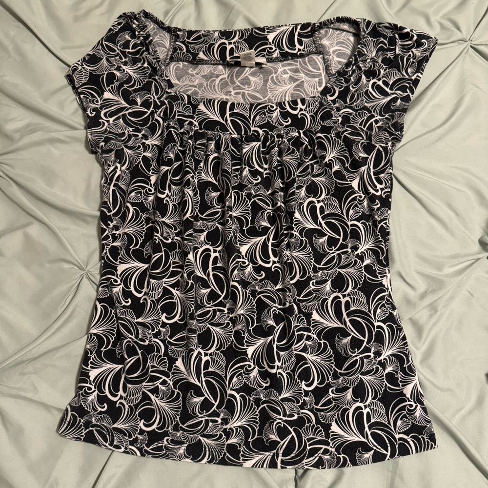 LOFT Black and White Patterned Blouse - Picture 1 of 3